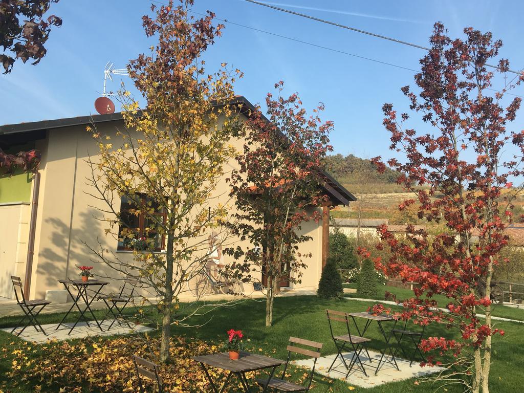 Agriturismo Da Mamma Альба Екстер'єр фото